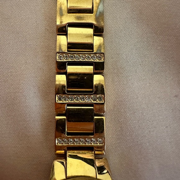 Rose gold watch main image 3